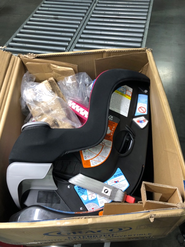 Photo 1 of Graco - Extend2Fit Convertible Car Seat, Kenzie