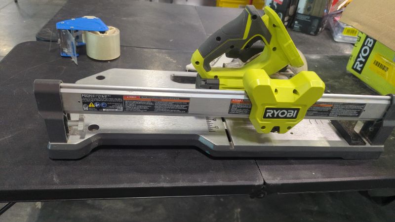 Photo 3 of 18V ONE+ 5-1/2" Flooring Saw