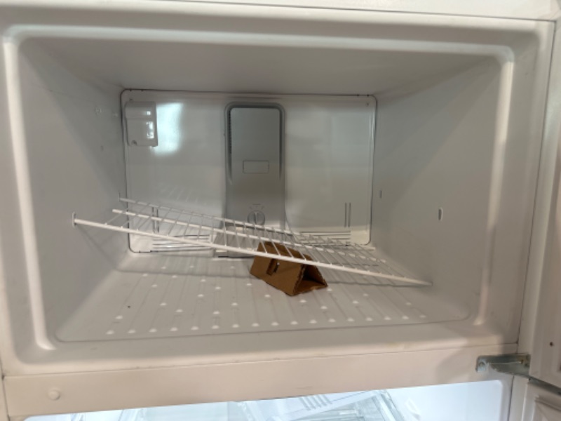 Photo 3 of 33-inch Wide Top Freezer Refrigerator - 20 cu. ft. Model: WRT311FZDW 