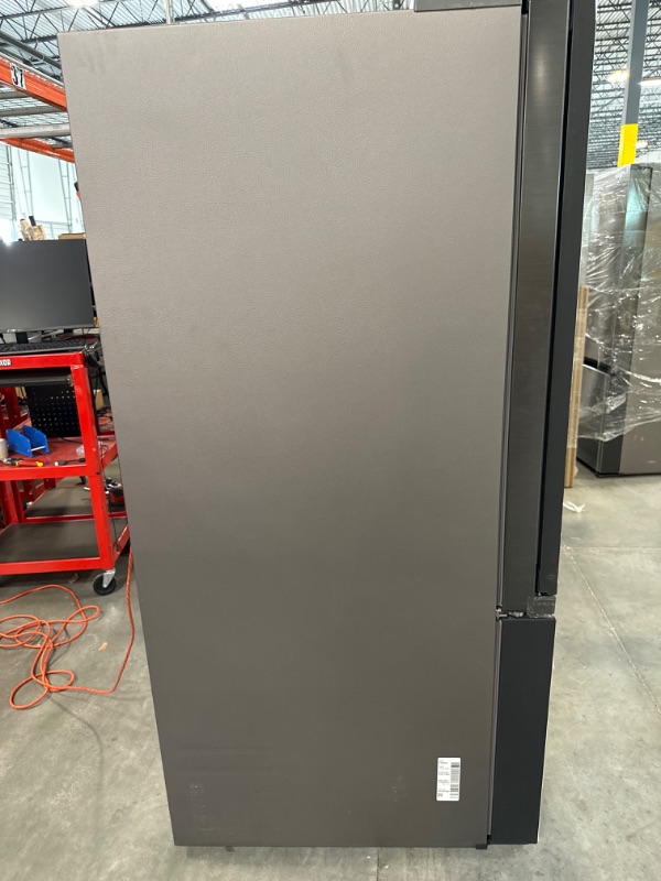 Photo 8 of Bespoke 3-Door French Door Refrigerator (30 cu. ft.) with Beverage Center™ in White Glass RF30BB660012AA