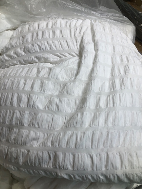 Photo 3 of Andency White Comforter Queen Size, 3 Pieces Bedding Comforter Sets (1 Seersucker Textured Comforter & 2 Pillowcases), Lightweight Microfiber Down Alternative Queen Size Bed Set (90x90 inches) White Queen (90*90 in)