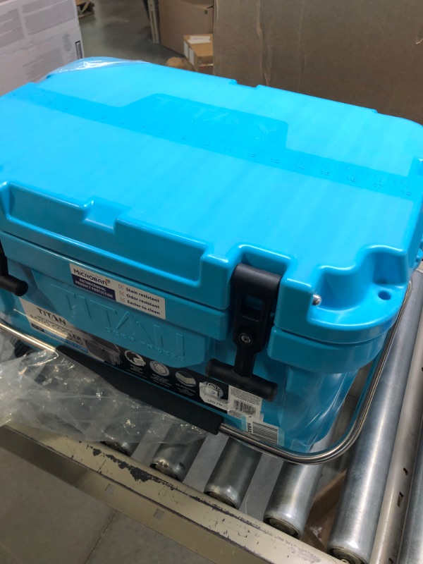 Photo 1 of Arctic Zone Titan Deep Freeze 20Q Blue