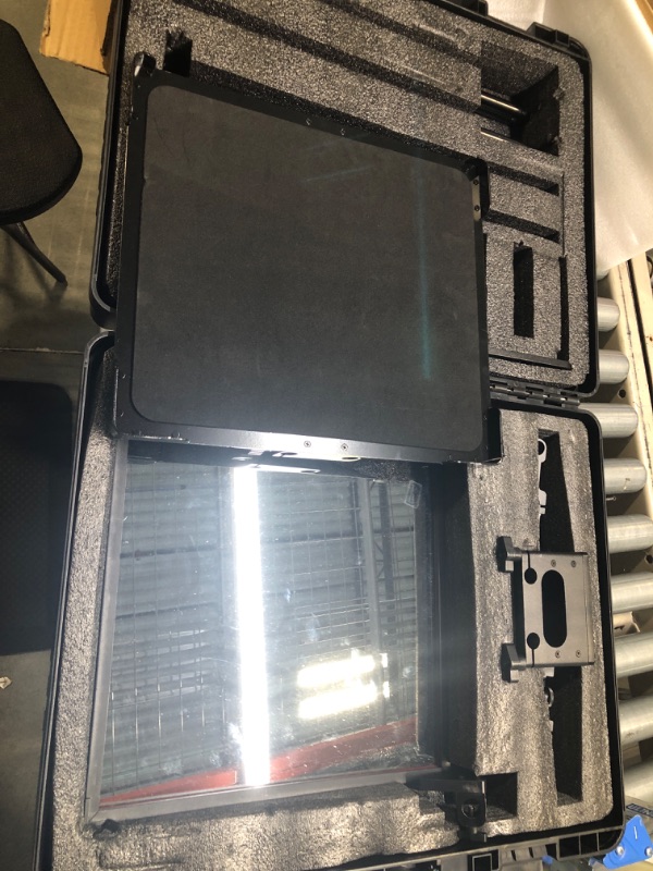 Photo 1 of Glide Gear TMP 1000 Professional Video Camera Tablet Teleprompter 17" Tablet/Monitor Prompter (Pro)