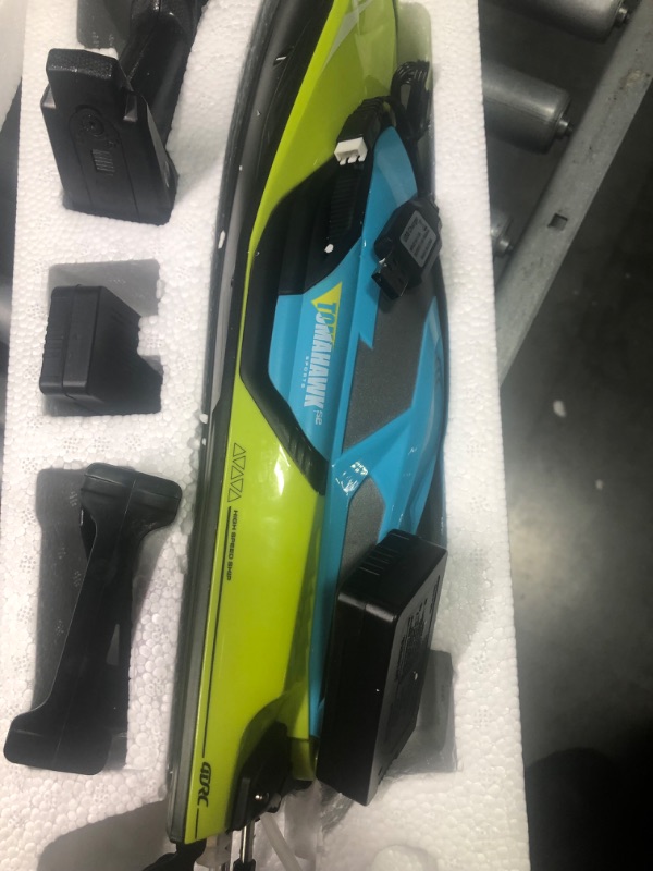 Photo 2 of 4DRC S2 High Speed RC Boats with LED Lights & 2 Batteries, 30+ mph Remote Control Boat for Pools and Lakes, Capsize Recovery, Low Battery Reminder,2.4Ghz Racing Boats for Adults Kids,Green