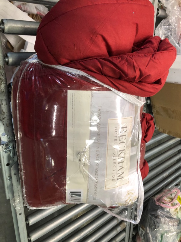 Photo 2 of Beckham Hotel Twin/Twin XL Collection Comforter – 1300 Series Goose Down Alternative Bed Comforters – Luxury Twin/Twin XL Size Blanket - Machine Washable, All-Season Bedding, Duvet Insert - Burgundy Twin/Twin XL Burgundy