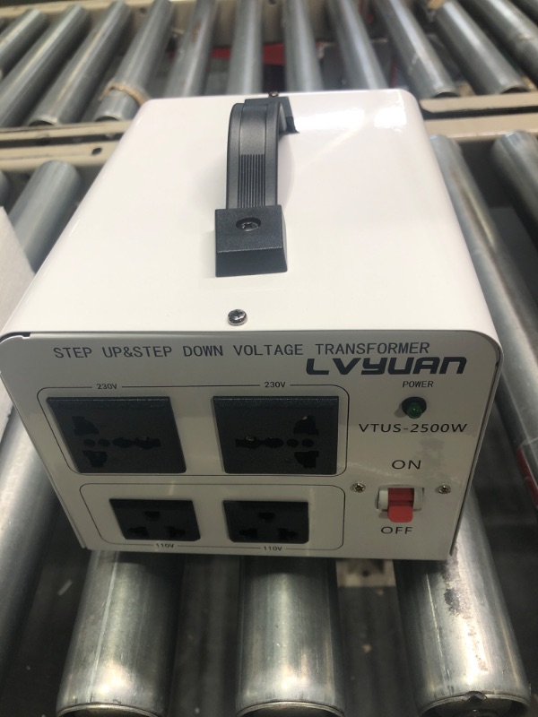 Photo 3 of LVYUAN 2500 Watt Voltage Transformer Converter Step Up/Down Converter 110/120 Volt - 220/240 Volt with 2 US outlets, 2 Universal outlets