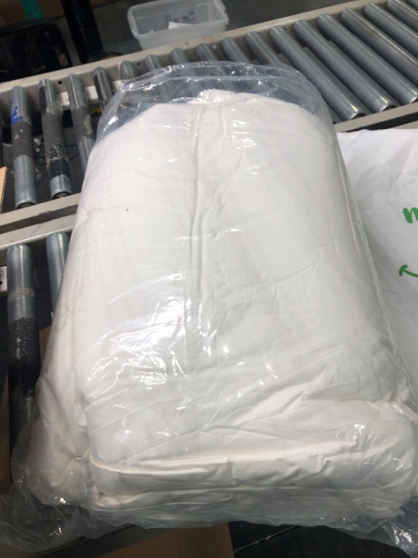 Photo 1 of APSMILE Full/Queen Size Goose Feathers Down Comforter Duvet Insert - Ultra-Soft All Season Down Comforter Hotel Collection Comforter