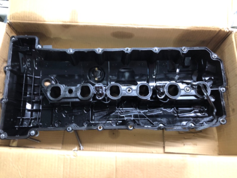 Photo 2 of MOSTPLUS 11127552281 Engine Valve Cover Compatible with BMW N52 E70 E82 E90 E91 Z4 X3 X5 128i 328i 528i