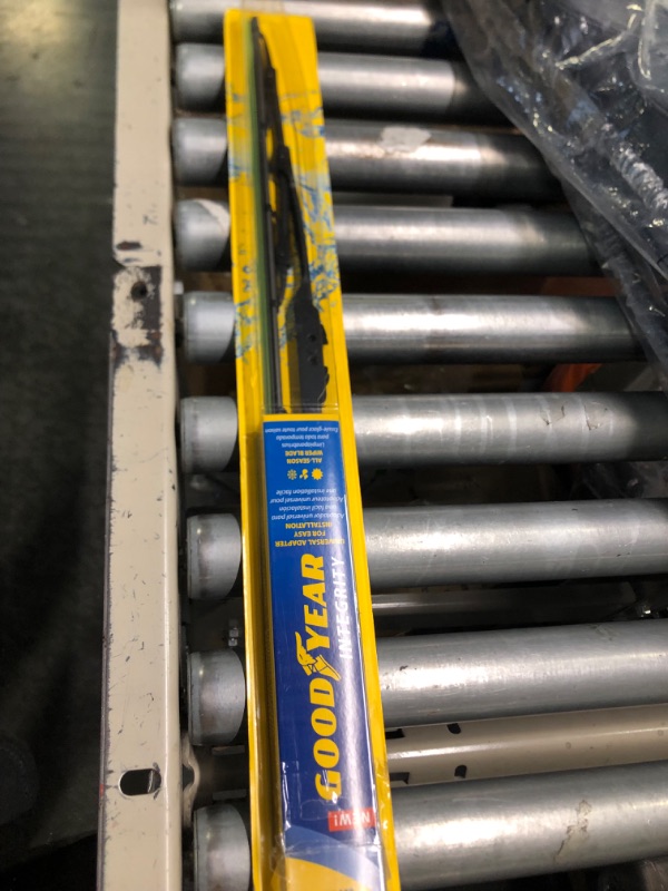 Photo 2 of Goodyear Integrity Windshield Wiper Blade, 24 Inch 24" Single