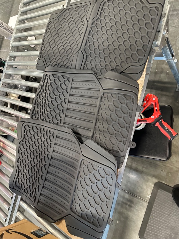 Photo 2 of 3 Blacl car floor mats 