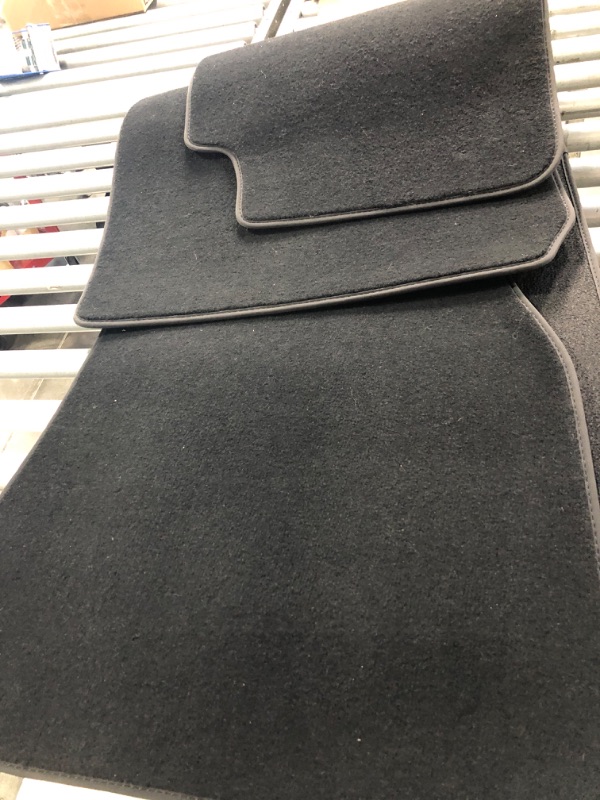 Photo 4 of CAR FLOOR MATS 3 PCS