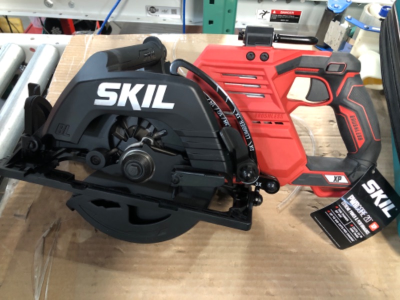 Photo 5 of (Missing the batteries and battery charger) SKIL 2x20V PWR CORE 20 XP Brushless 7-1/4” Rear Handle Circular Saw Kit Includes 