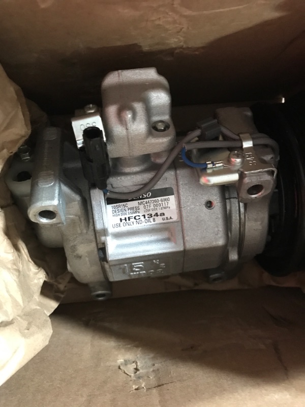 Photo 3 of Denso 471-1635 A/C Compressor