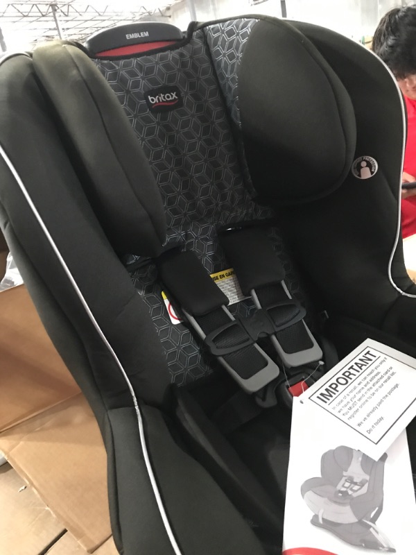 Photo 5 of ITEM# E1C138A
Britax Emblem Convertible Car Seat - Fusion