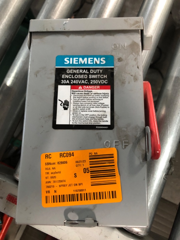 Photo 2 of 
SIEMENS 2P 60A 240V General Duty Safety Switch Outdoor, Non-Fusible