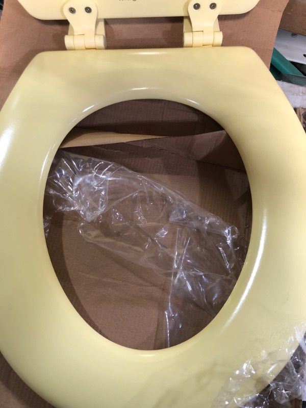 Photo 3 of ***SCRATCHES - SEE NOTES***
Comfort Seats C3B4R250 Deluxe Molded Wood Toilet Seat, Round, Citron Yellow