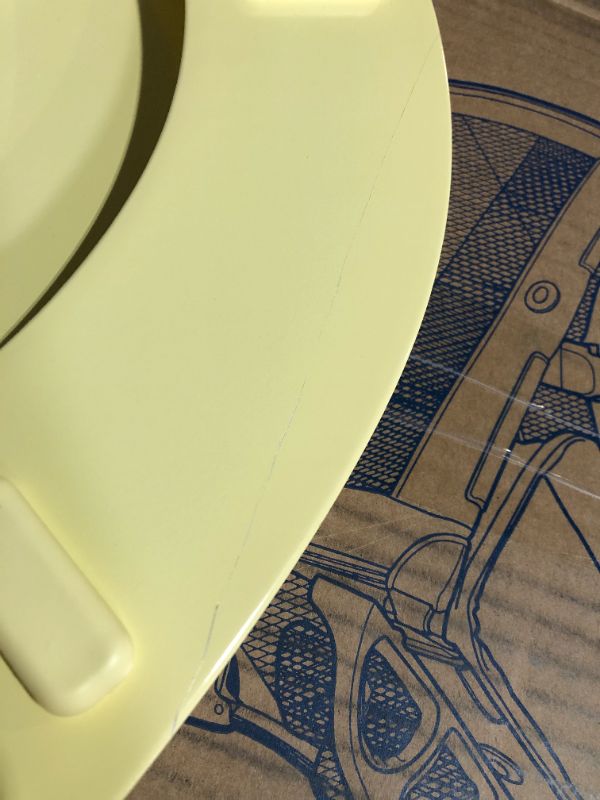 Photo 6 of ***SCRATCHES - SEE NOTES***
Comfort Seats C3B4R250 Deluxe Molded Wood Toilet Seat, Round, Citron Yellow