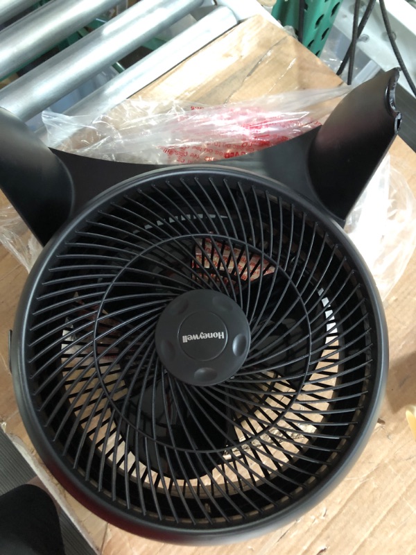 Photo 4 of 12 in. 3 Speed Whole Room Circulator Floor Fan **MAJOR DAMAGE, LEG BASE SEPERATED FROM FAN**SEE PHOTOS***