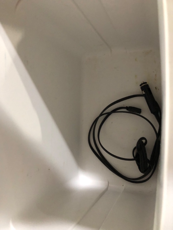 Photo 1 of *PREV USED/ MINOR SCRATCHES*Igloo Thermoelectric Iceless 28-40 Qt Electric Plug-in 12V Coolers 28 Qt Iceless Gray