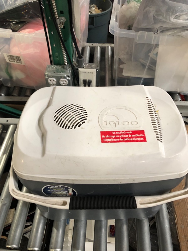 Photo 3 of *PREV USED/ MINOR SCRATCHES*Igloo Thermoelectric Iceless 28-40 Qt Electric Plug-in 12V Coolers 28 Qt Iceless Gray