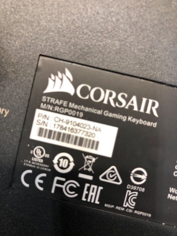 Photo 3 of Corsair RGP0019 gaming keyboard *NEEDS CLEANING* 