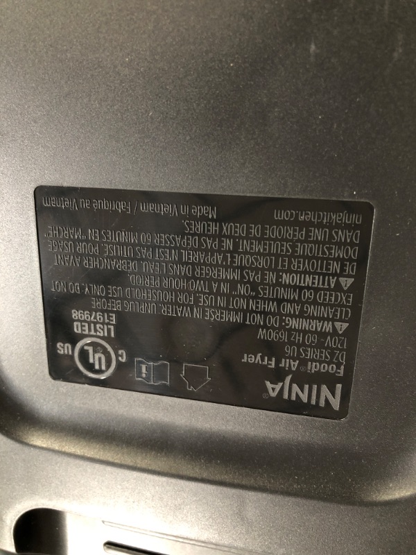 Photo 4 of **item has been used**has food stains and crumbs**instructions are missing**
Ninja DZ201 Foodi 8 Quart 6-in-1 DualZone 2-Basket Air Fryer **NOT TESTED**