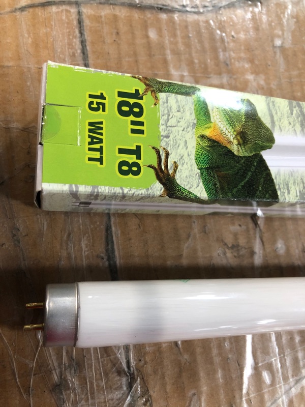 Photo 3 of **UNABLE TO TEST** Zilla Reptile Habitat Lighting UVB Fluorescent Tropical T8 Bulb, 15W 18"