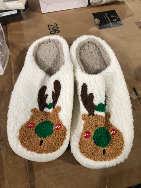 Photo 1 of Christmas Reindeer Slippers, Size: 39-40