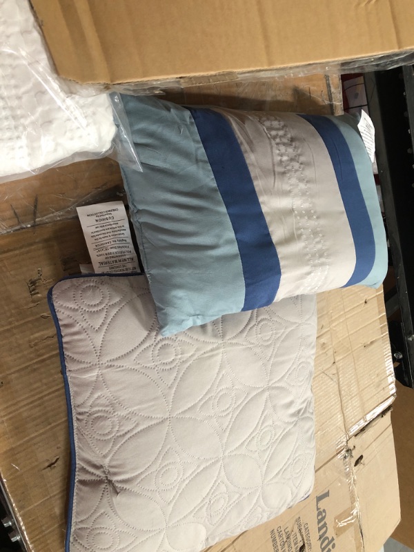 Photo 2 of *SEE NOTES*Chezmoi Collection 7-Piece Quilted Patchwork Comforter Set (Queen, Blue/Gray) 