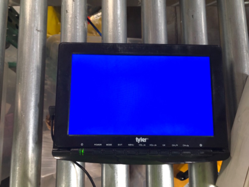 Photo 2 of **PARTS ONLY**
Tyler TTV706 10” Portable Widescreen 1080P LCD TV with Detachable Antennas