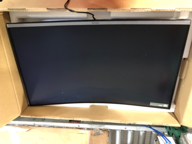 Photo 4 of [New] Samsung 32" Class CR50 Curved Full HD Monitor - 60Hz Refresh - 4ms Response Time
