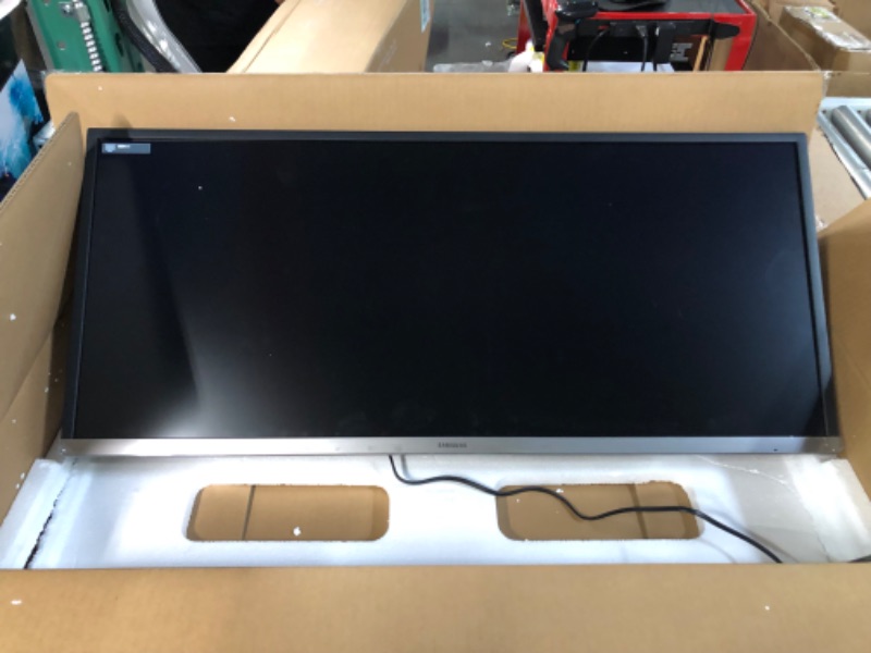 Photo 4 of SAMSUNG 34-Inch ViewFinity S50GC Series Ultra-WQHD Monitor, 100Hz
