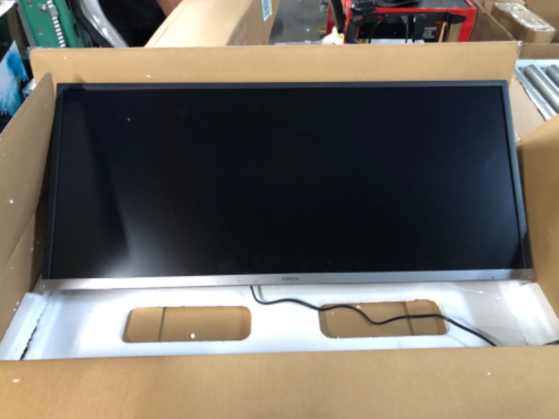 Photo 2 of SAMSUNG 34-Inch ViewFinity S50GC Series Ultra-WQHD Monitor, 100Hz
