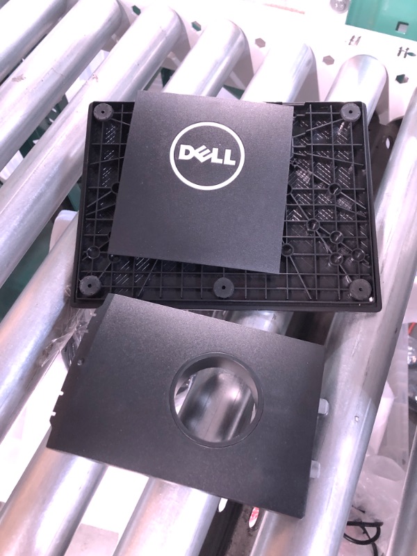 Photo 4 of Dell E1916HV VESA Mountable 19" Screen LED-Lit Monitor,Black One Monitor Monitor 19 in