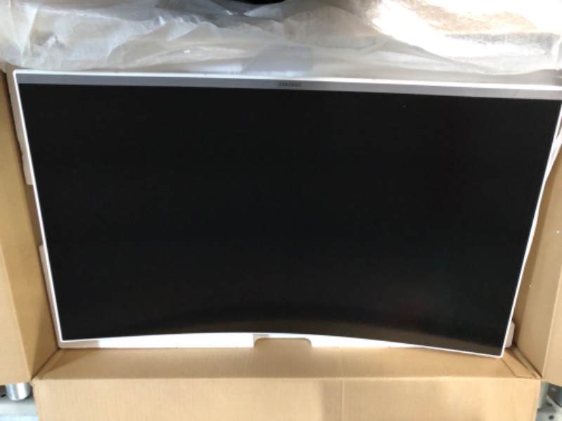 Photo 1 of Samsung 32" Class 4K UHD Curved Monitor - LU32R591CWNXZA (Renewed)
