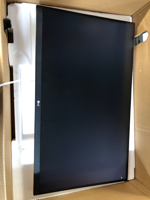 Photo 6 of [Brand New] LG UltraFine UHD 27-Inch 4K UHD 2160p Computer Monitor 27UN850-W