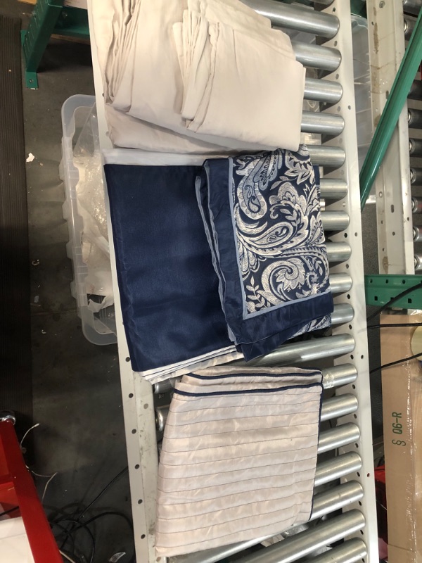 Photo 2 of *PARTS ONLY* Madison Park Aubrey Cozy Comforter Set, Queen Navy Biab