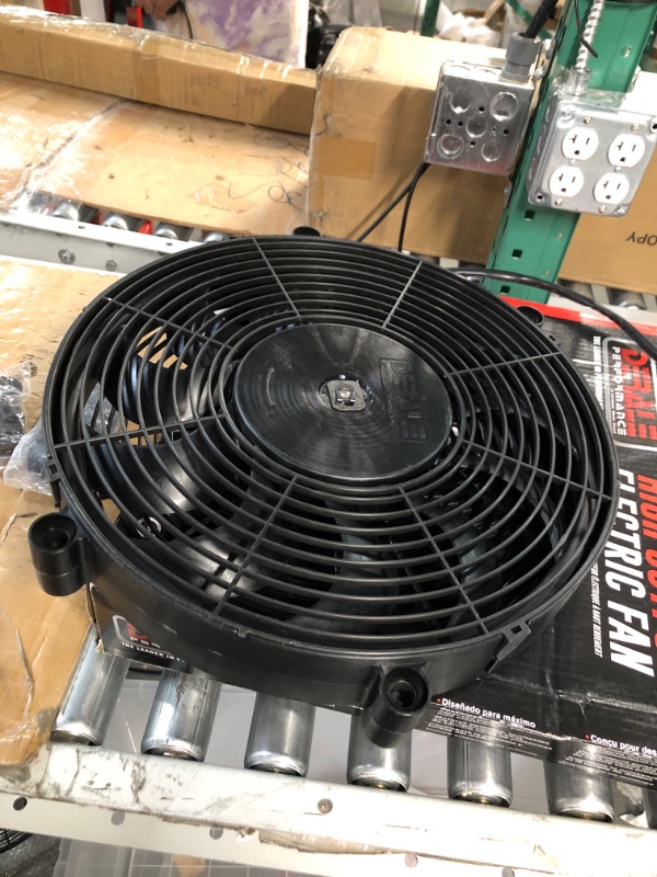 Photo 4 of Derale 16217 17" High Output Radiator Fan Black