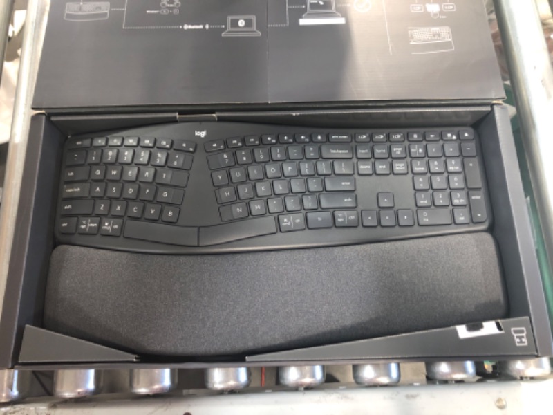 Photo 4 of Logitech Ergo K860 Wireless Ergonomic Keyboard