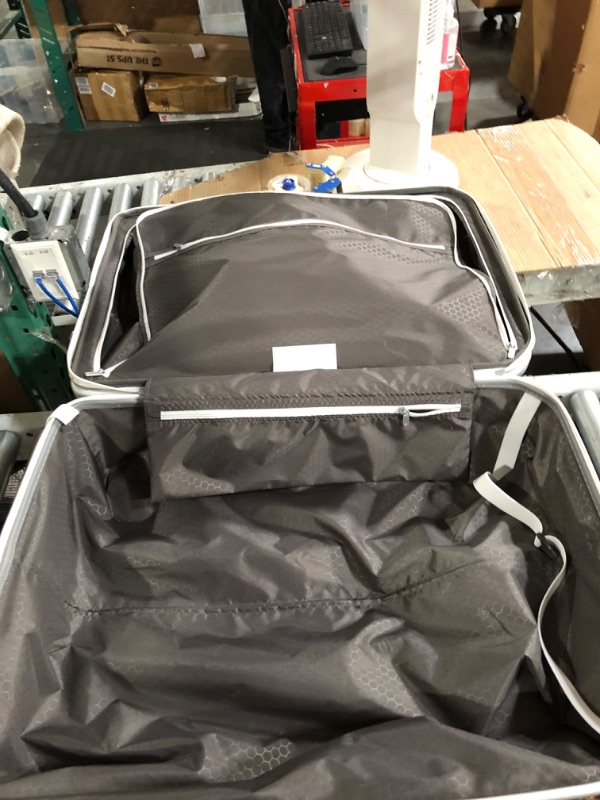 Photo 1 of *MINOR SCUFFS*Samsonite Freeform Hardside Expandable with Double Spinner Wheels, Checked-Large 28-Inch White
