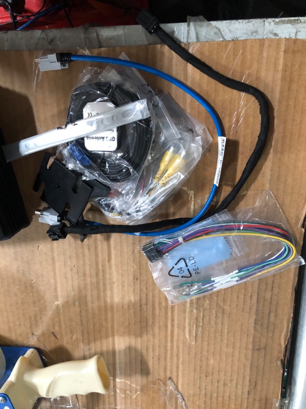 Photo 1 of *NEW- MINOR DAMAGE TO DIAL*10” Android Auto/Apple CarPlay Bluetooth Digital Media Receiver