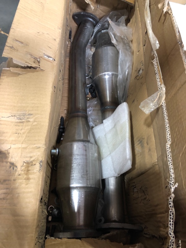 Photo 3 of Woosphy Catalytic Converter Set Replacement for Nissan Pathfinder Xterra Frontier NV1500 NV2500 NV3500 Suzuki Equator 4.0L 16399 16400 16468 16467- SIMILAR TO STOCK PHOTO 