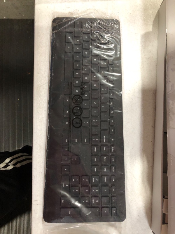 Photo 3 of Microsoft Wireless Bluetooth Keyboard and Mouse Desktop Set