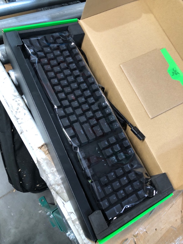 Photo 2 of Razer Huntsman V2 Optical Gaming Keyboard