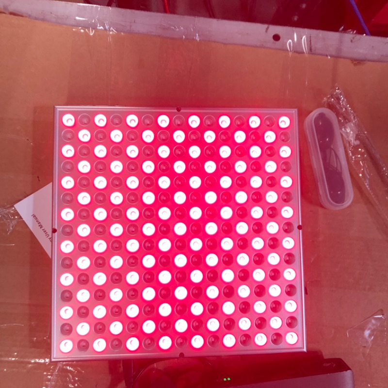 Photo 6 of iTHERAU Red Light Therapy Device 45W Red 225 LEDs Light Therapy Panel, 660nm Red Light and Near Infrared 850nm Suitable for Auxiliary Skin Beauty, Pain Relief of Muscles and Joints