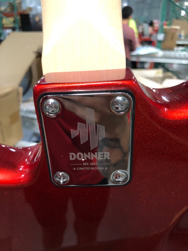 Photo 7 of *SMALL GASH IN GUITAR/SEE PICS** Donner Dst-102r Solid Body 39 inch Full Size Electric Guitar Kit Red, Beginner Starter, with Amplifier, Bag, Capo, Strap, String, Tuner, Cable, Picks