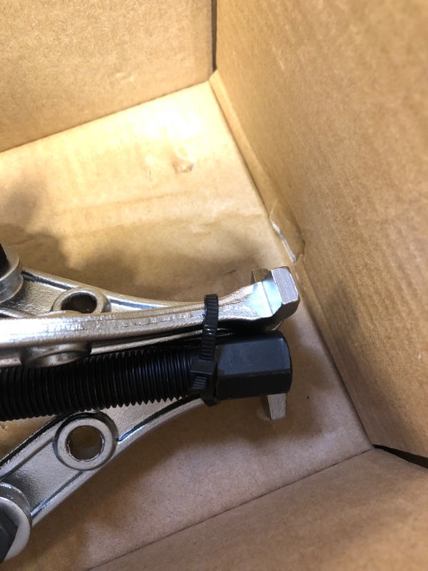 Photo 1 of 8 INCH 3-JAW GEAR PULLER