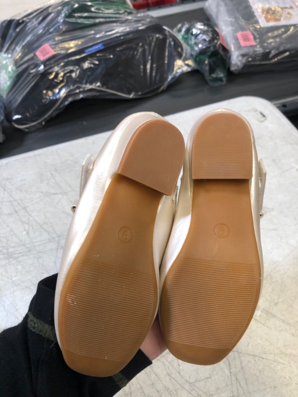 Photo 1 of GIRLS SHOES
SIZE 9