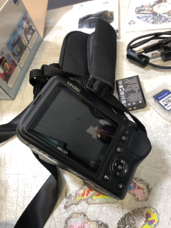 Photo 7 of Minolta 20 Mega Pixels High Wi-Fi Digital Camera with 35x Optical Zoom, 1080p HD Video & 3" LCD, Black (MN35Z-BK) (NEEDS REPLACEMENT BATTERY)  (UNABLE TO TEST, TURNS ON AND OFF)