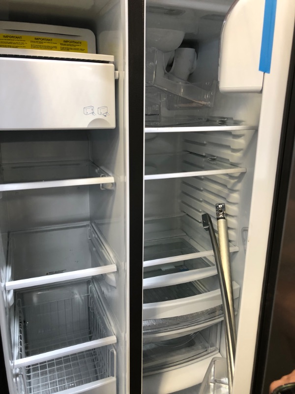 Photo 6 of GE 25.1-cu ft Side-by-Side Refrigerator with Ice Maker (Stainless Steel)